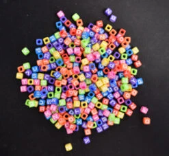 Gekleurde LetterKralen -Speelgoed Voor Kinderen Winkel 57e5442923298cc57b189afea45e087c2f619b6e