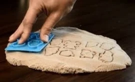 Kinetic Sand - 2,5 Kilo 4 Kinetic Sand - 2,5 Kilo - Afbeelding 2