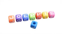 Gekleurde LetterKralen -Speelgoed Voor Kinderen Winkel ec22b2ae11d1c0acd9c8932d46a7056785263c53